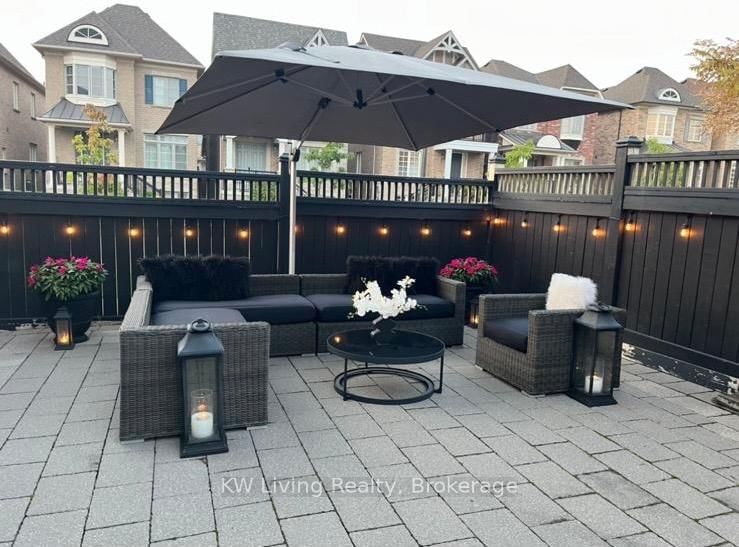 Detached House for sale at 1 Meadowsweet Lane, Richmond Hill, Ontario, L4E 1B8 - Oak Ridges Lake Wilcox - MLS: N12938552