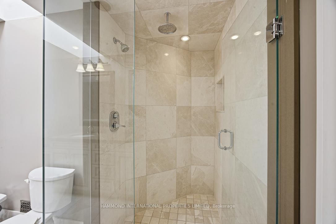 Detached House for sale at 31 Vesta Drive, Richmond Hill, Ontario, L4B 2M2 - Bayview Hill - MLS: N12938752