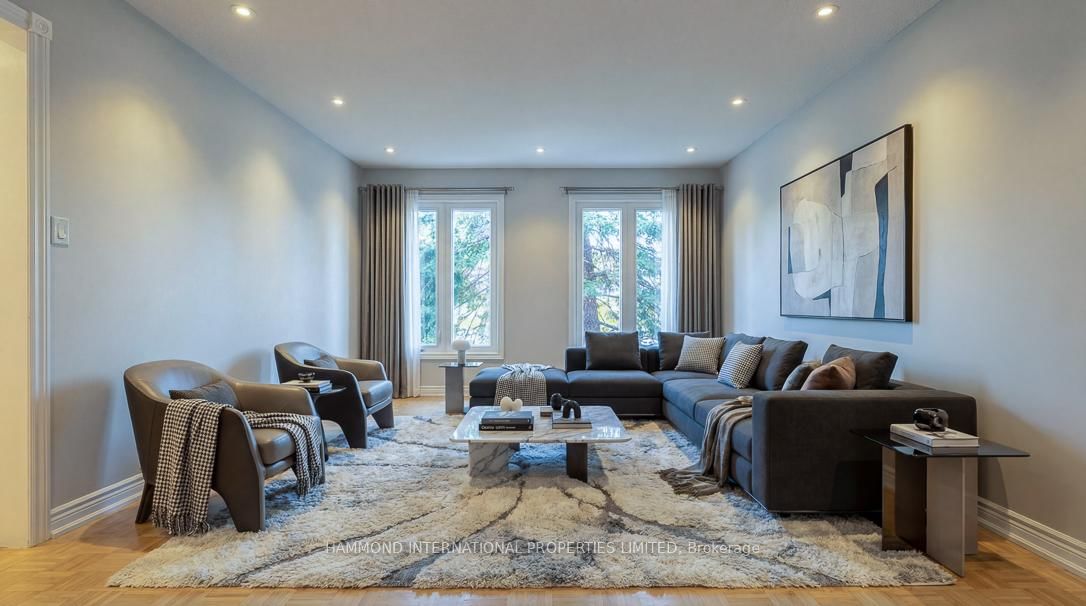 Detached House for sale at 31 Vesta Drive, Richmond Hill, Ontario, L4B 2M2 - Bayview Hill - MLS: N12938752