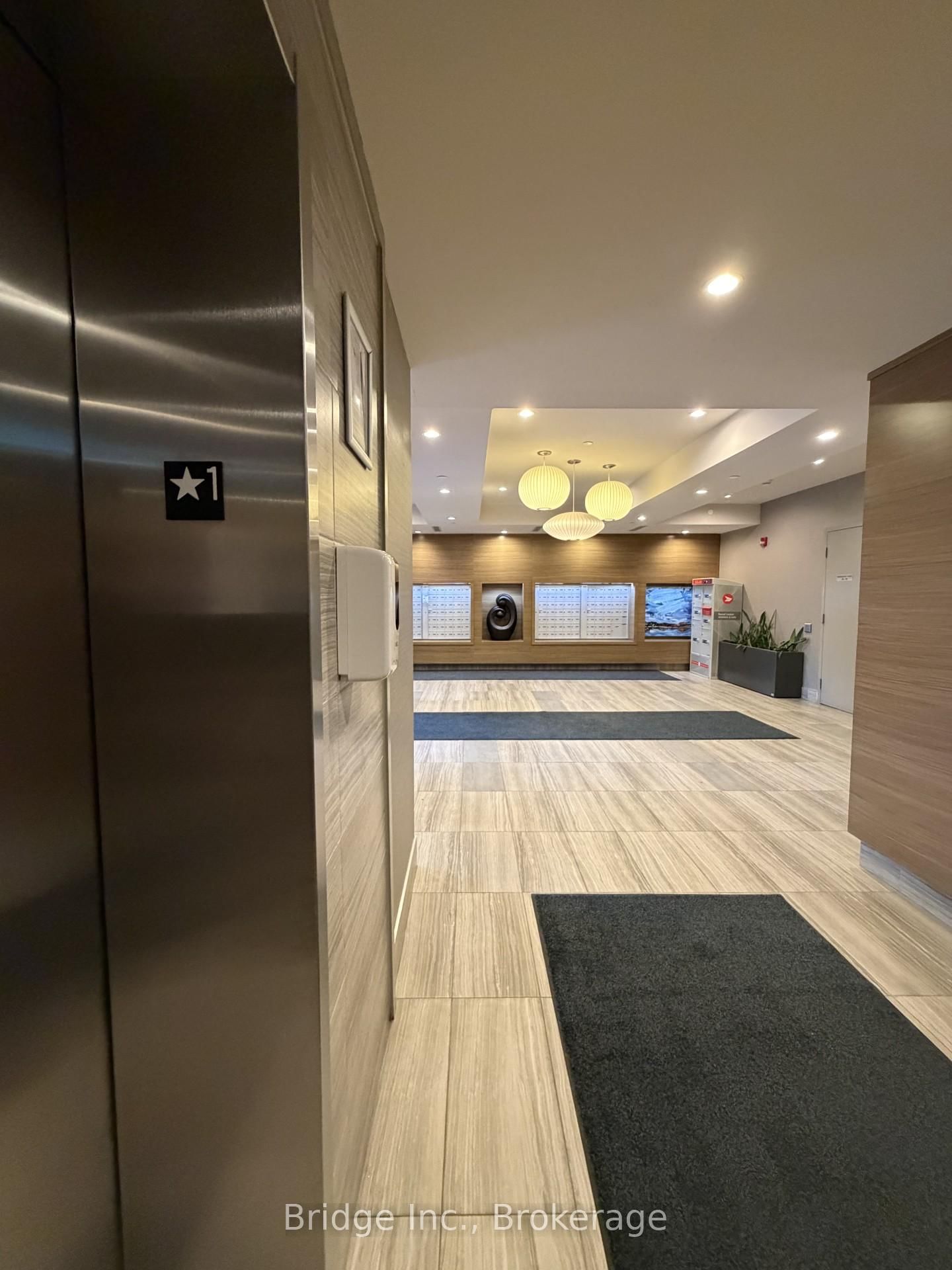 3378 Bur Oak Avenue, Unit 9