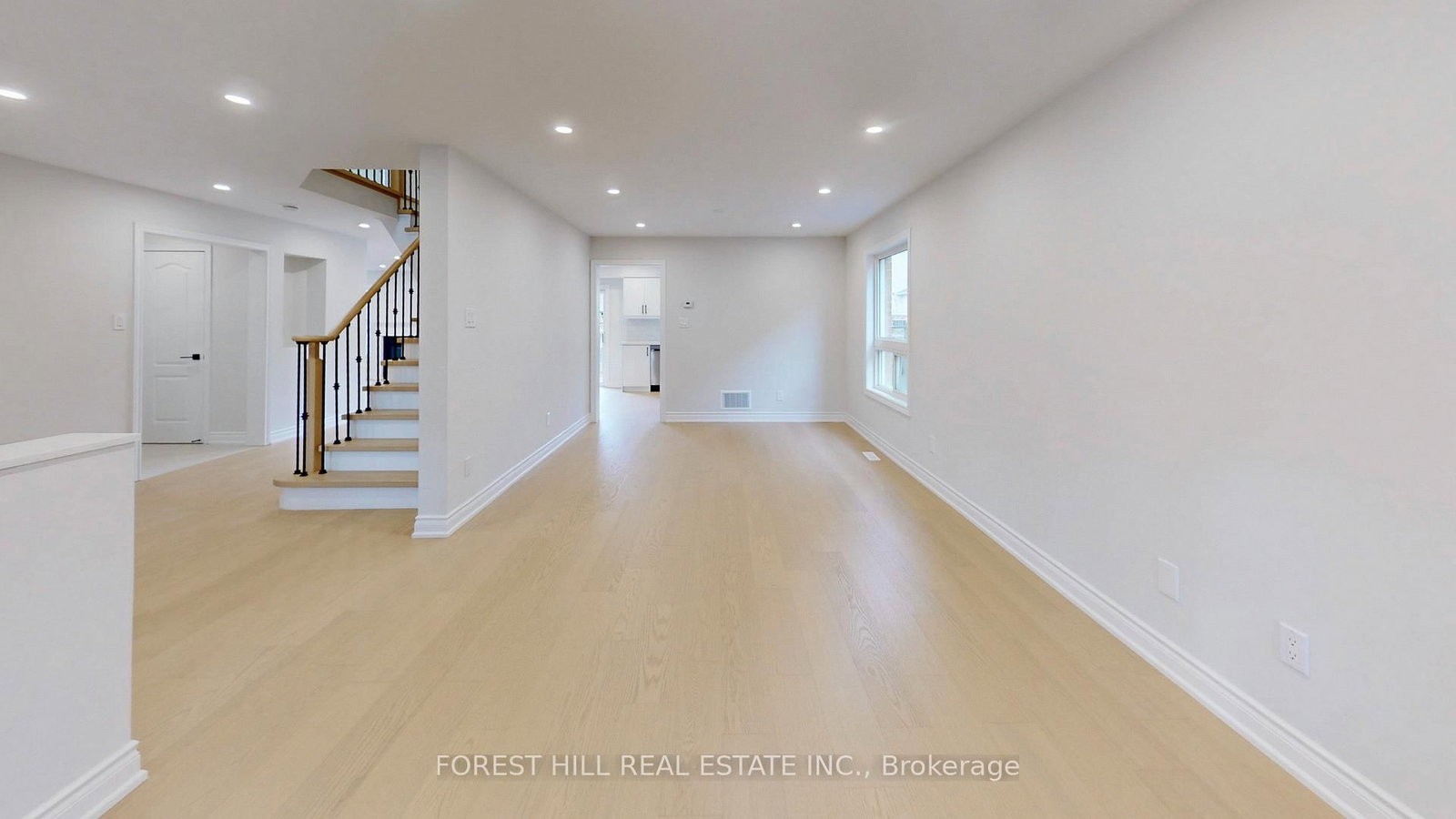 Detached House for sale at 10 Reddenhurst Crescent, Georgina, Ontario, L4P 4G1 - Keswick South - MLS: N12938824