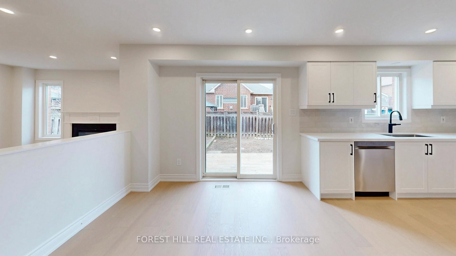 Detached House for sale at 10 Reddenhurst Crescent, Georgina, Ontario, L4P 4G1 - Keswick South - MLS: N12938824