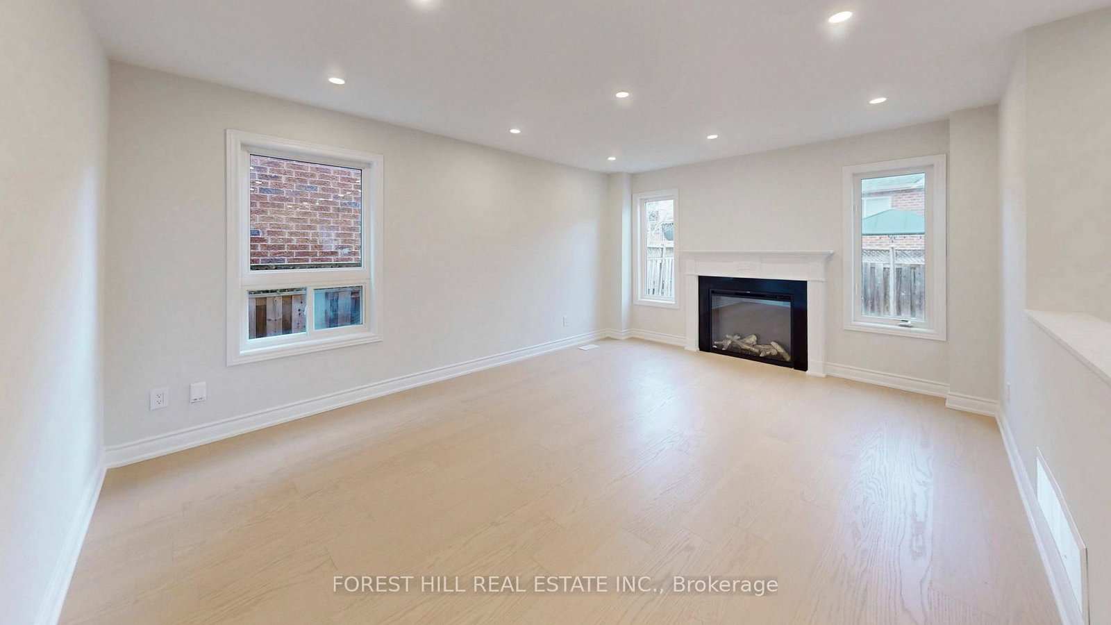 Detached House for sale at 10 Reddenhurst Crescent, Georgina, Ontario, L4P 4G1 - Keswick South - MLS: N12938824