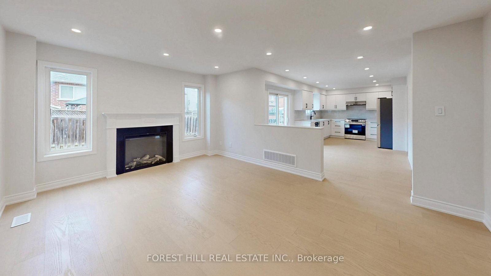 Detached House for sale at 10 Reddenhurst Crescent, Georgina, Ontario, L4P 4G1 - Keswick South - MLS: N12938824