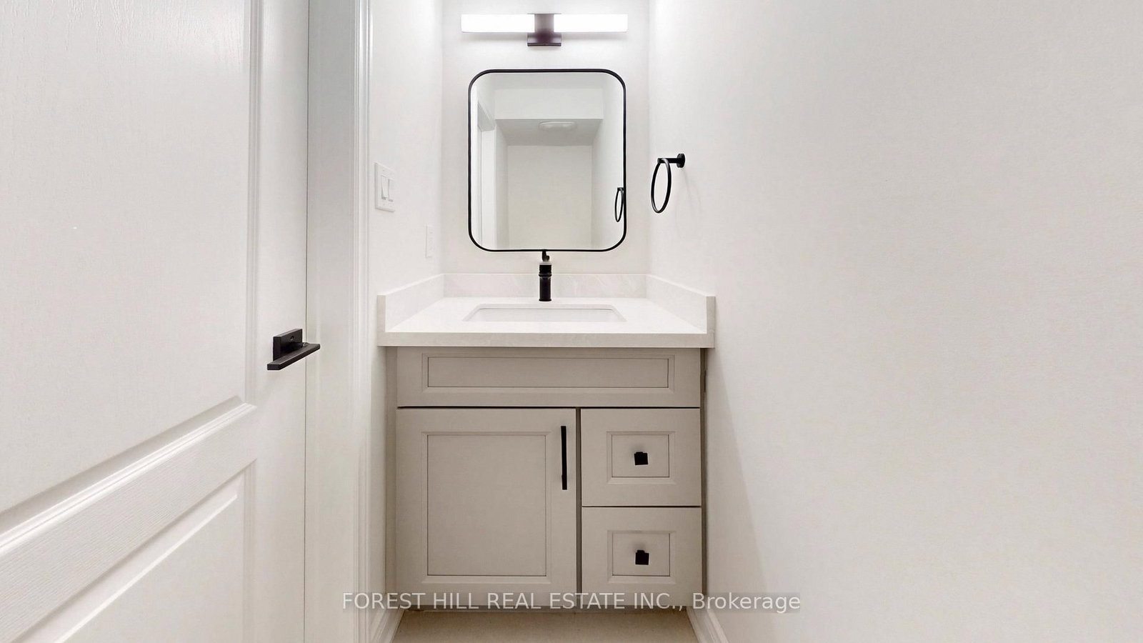 Detached House for sale at 10 Reddenhurst Crescent, Georgina, Ontario, L4P 4G1 - Keswick South - MLS: N12938824