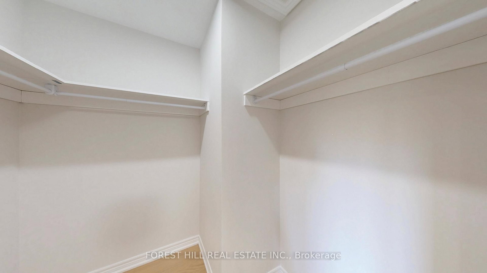 Detached House for sale at 10 Reddenhurst Crescent, Georgina, Ontario, L4P 4G1 - Keswick South - MLS: N12938824