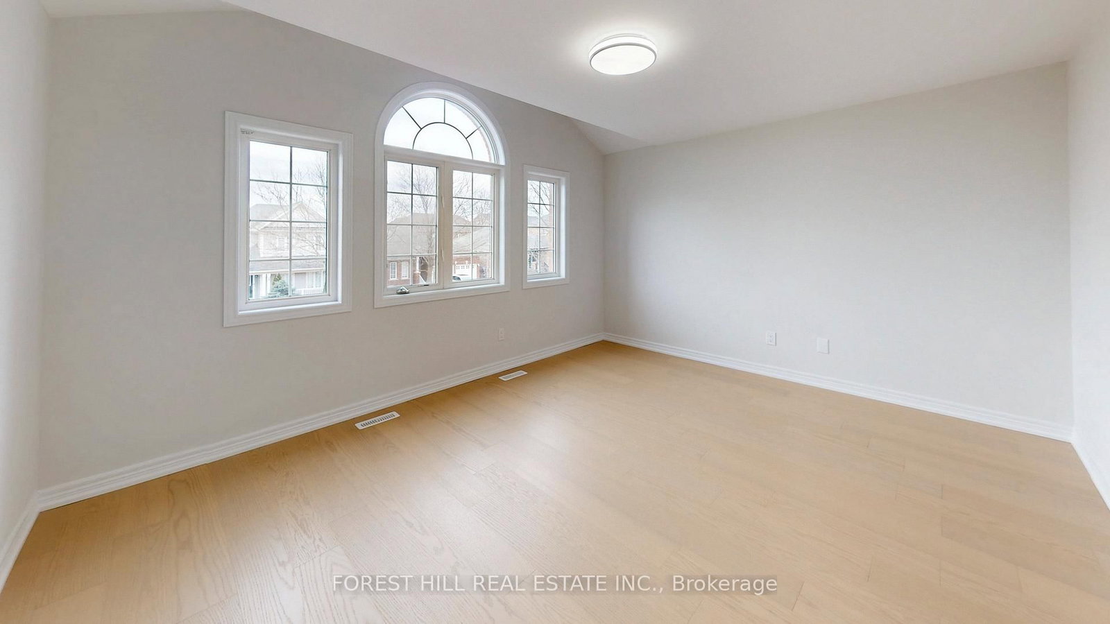 Detached House for sale at 10 Reddenhurst Crescent, Georgina, Ontario, L4P 4G1 - Keswick South - MLS: N12938824