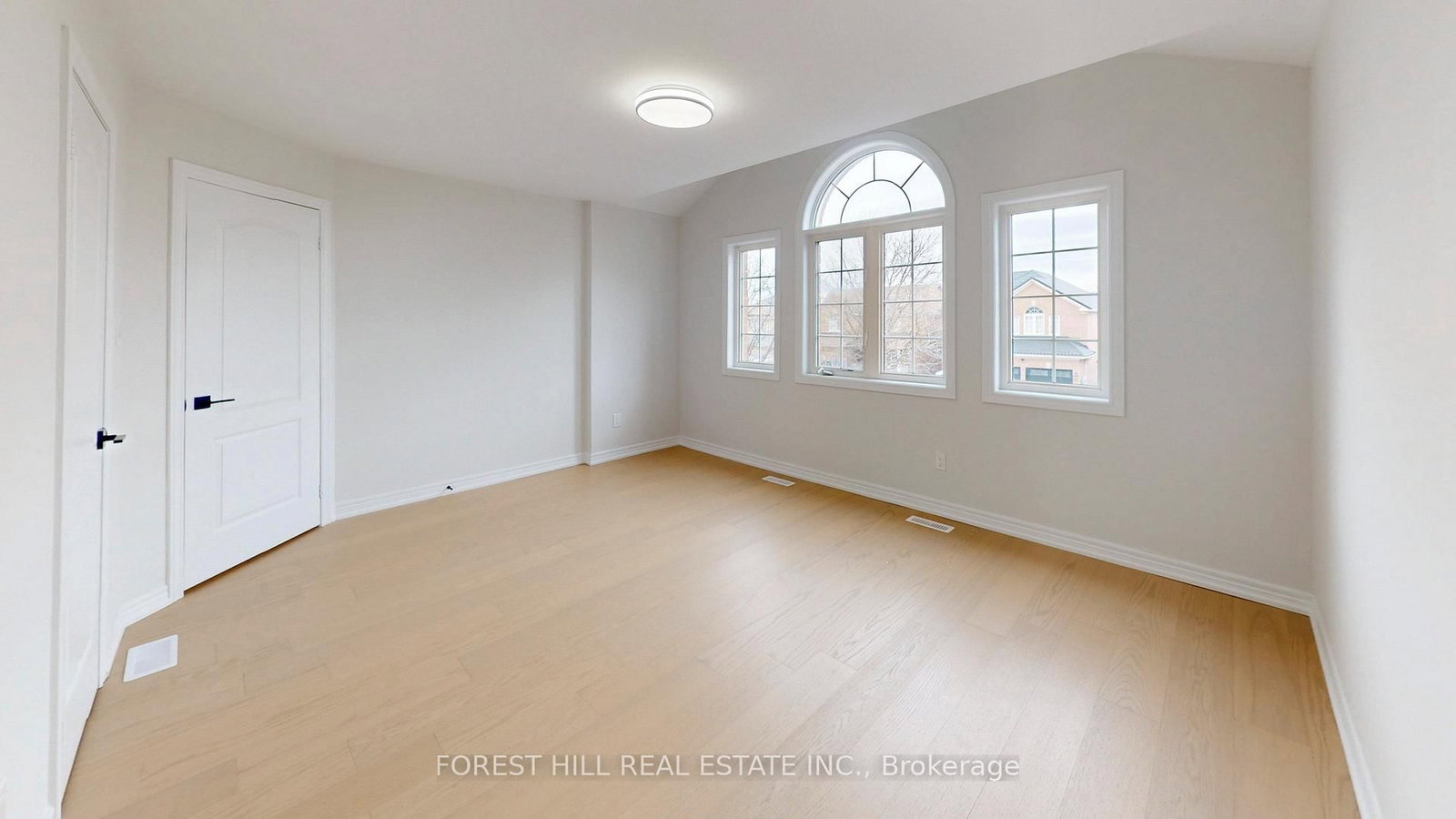 Detached House for sale at 10 Reddenhurst Crescent, Georgina, Ontario, L4P 4G1 - Keswick South - MLS: N12938824