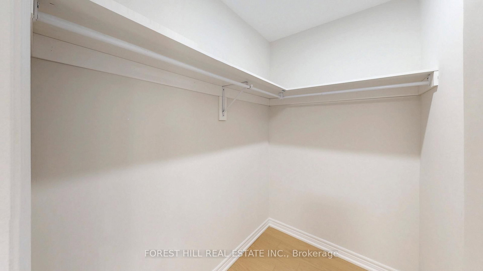 Detached House for sale at 10 Reddenhurst Crescent, Georgina, Ontario, L4P 4G1 - Keswick South - MLS: N12938824