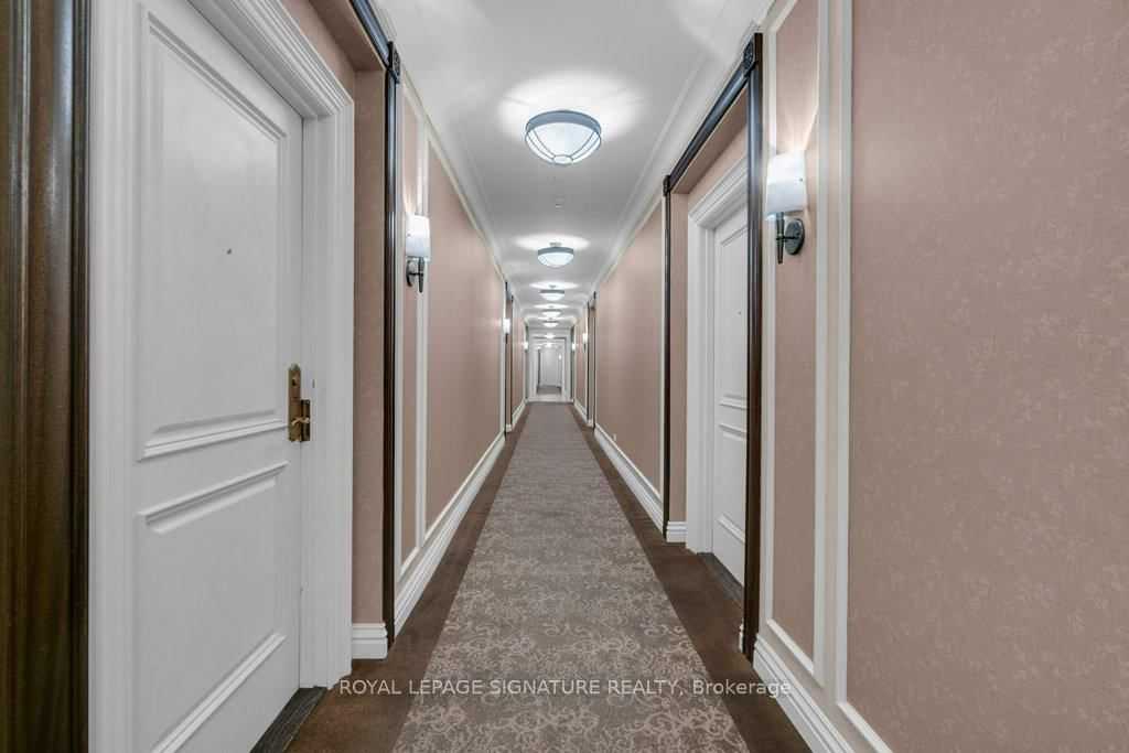 9235 Jane Street, Unit 707 - Photo 23