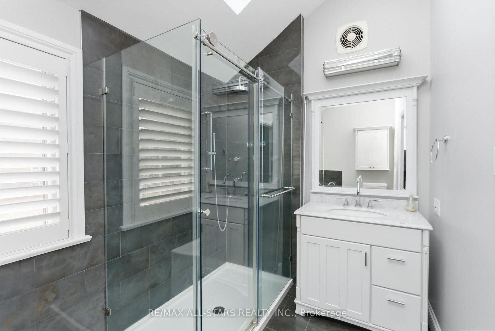 154 Brock Street E - Photo 21