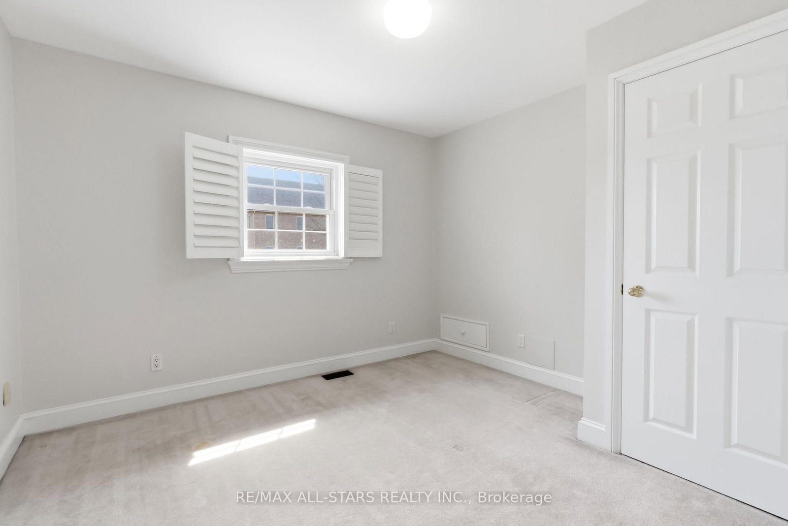 154 Brock Street E - Photo 32