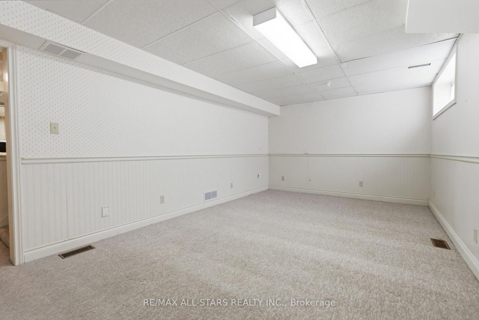 154 Brock Street E - Photo 36