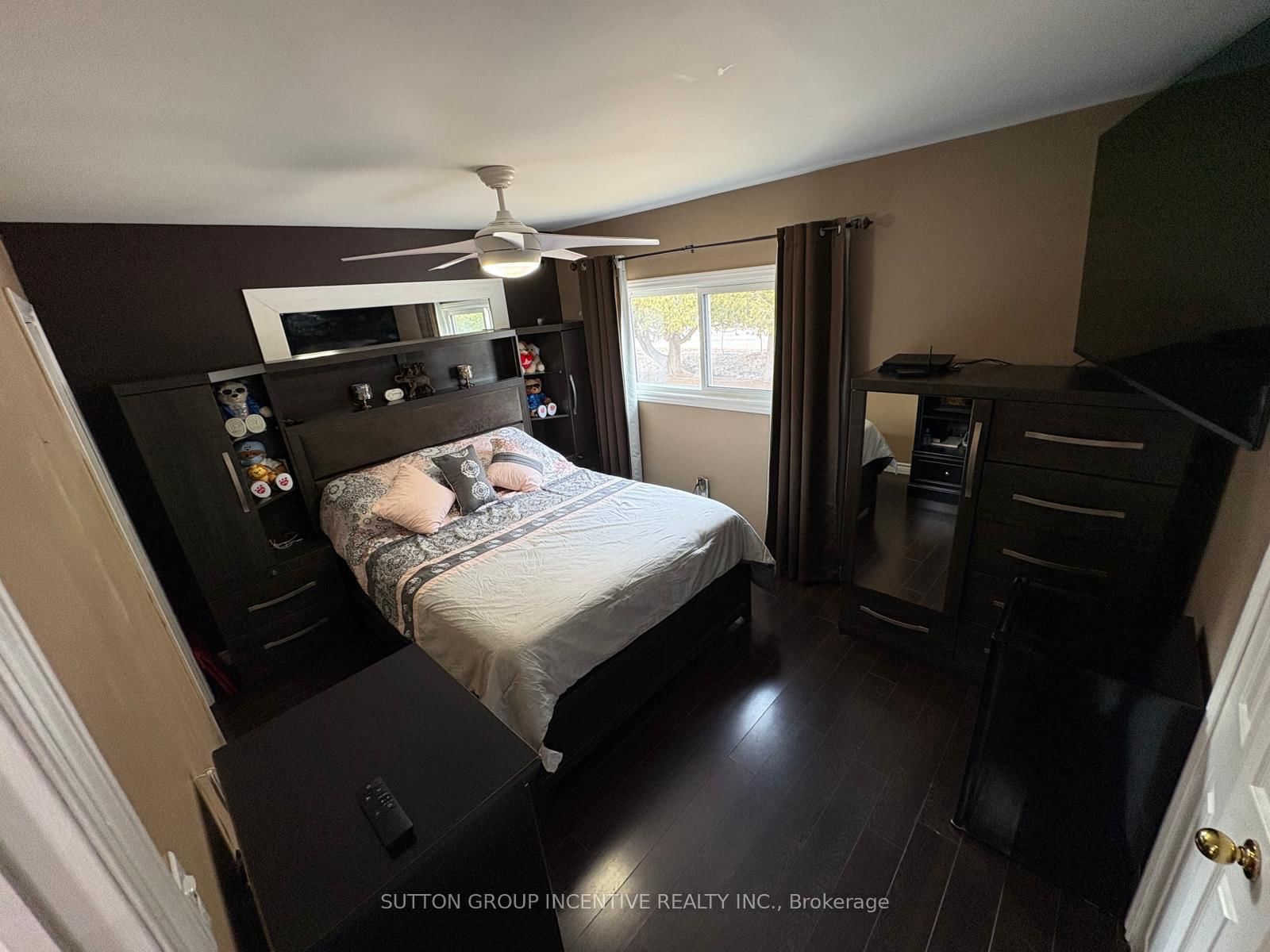 Detached House for sale at 1672 St Johns Road, Innisfil, Ontario, L9S 1S7 - Alcona - MLS: N12939336