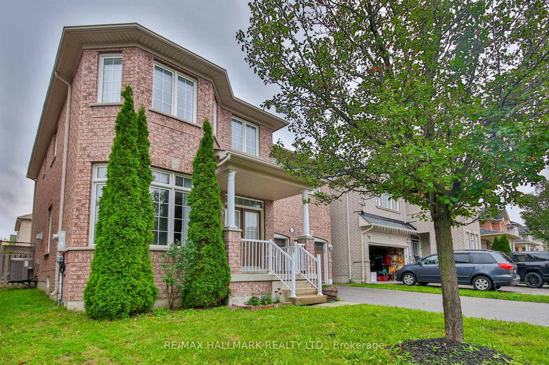 15 Briarglen Rd, Markham, L6C 2K5 | Image 2