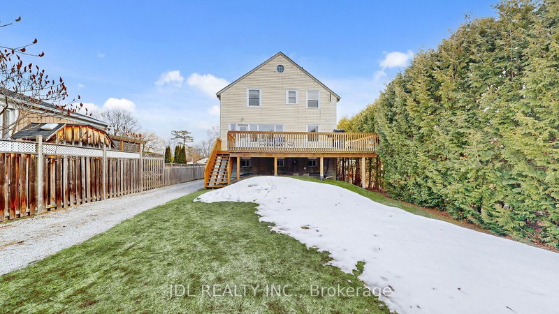 11 Red Robin Rd, Georgina, L4P 3E9 | Image 3