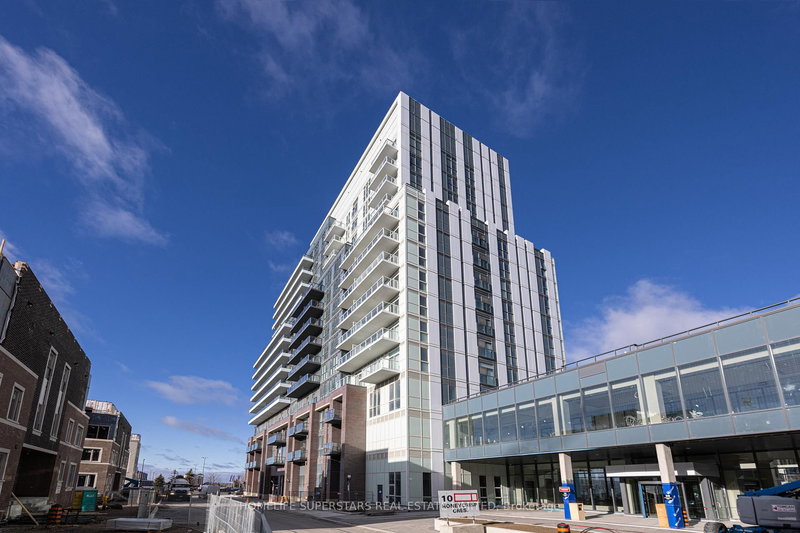 207 - 10 Honeycrisp Cres, Vaughan, L4K 0N6 | Image 2