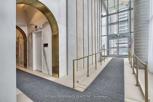 2511 - 1000 Portage Parkway