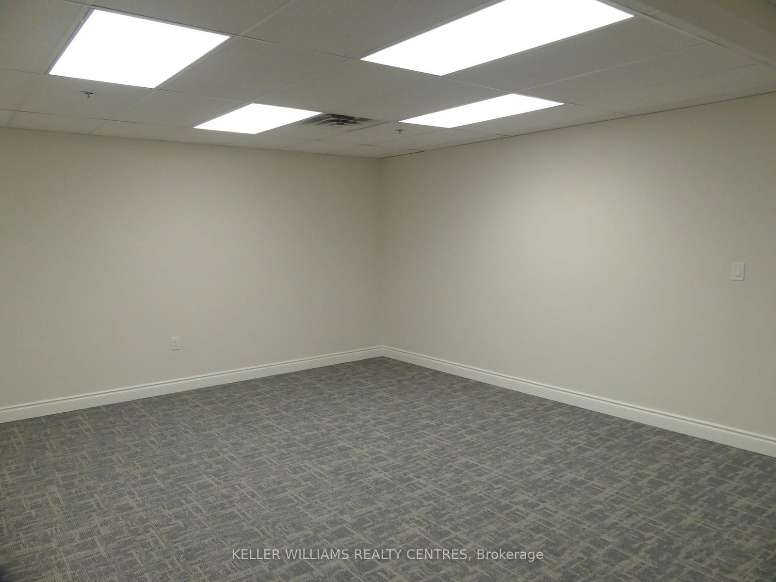 12830 Yonge Street, Unit B - Photo 21