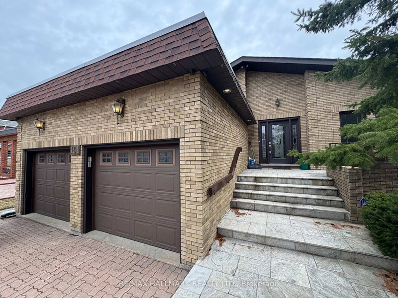101 Leyburn Ave, Richmond Hill, L4C 0J6 | Image 3