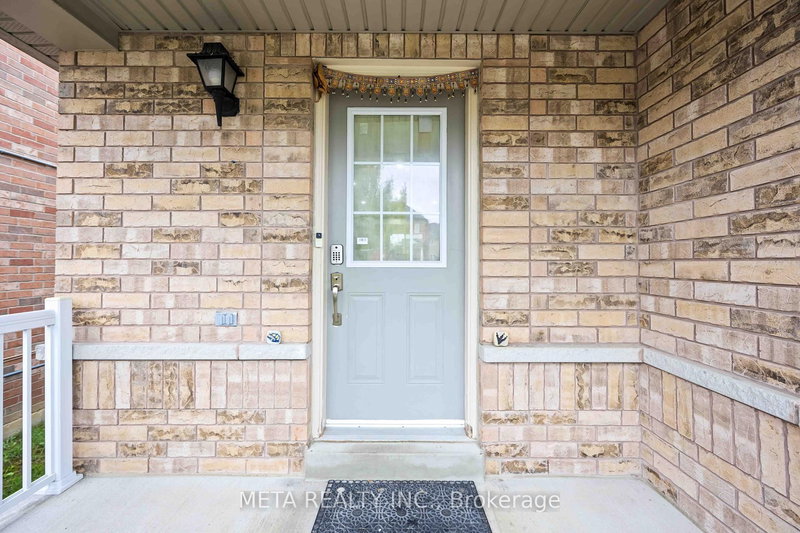 210 Cabin Trail Cres, Whitchurch-Stouffville, L4A 0S3 | Image 3