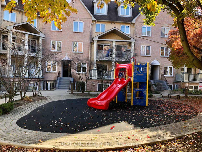 837 - 75 Weldrick Rd E, Richmond Hill, L4C 0H9 | Image 3