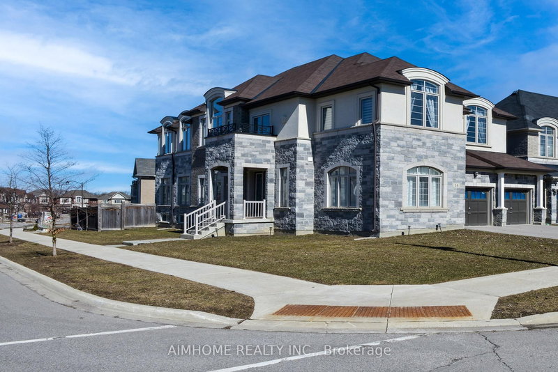 14 Dr Pearson Crt, East Gwillimbury, L9N 0L6 | Image 2