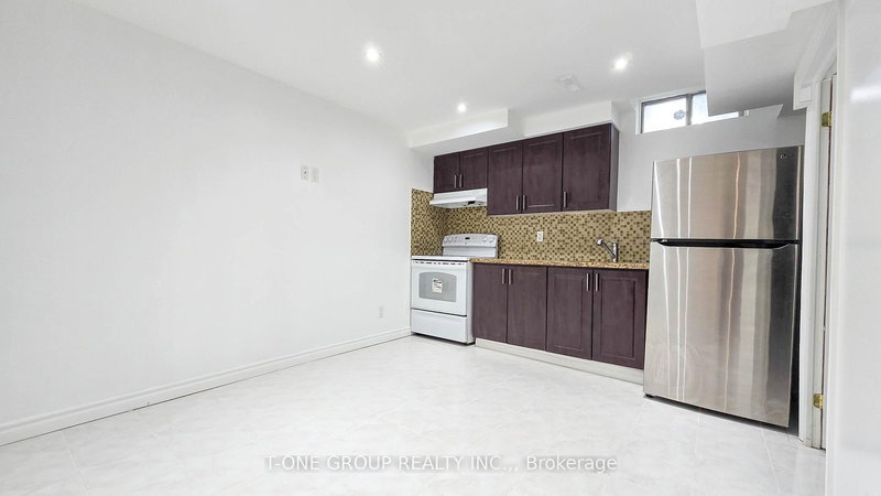 7 Mccrackin Crt, Vaughan, L4J 2T2 | Image 2