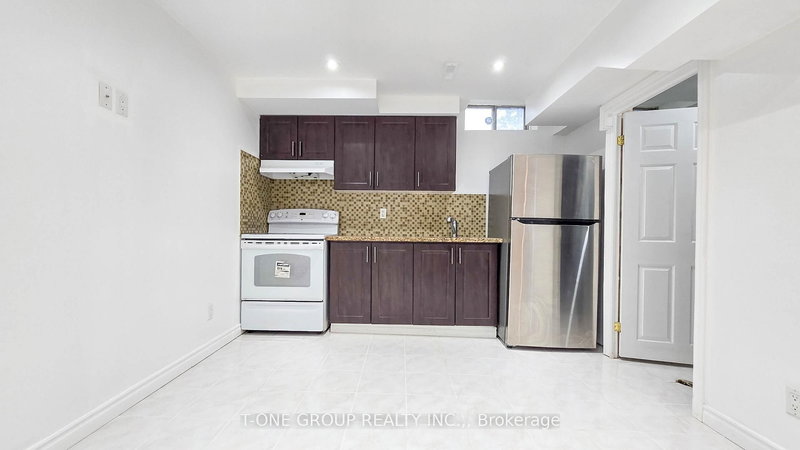 7 Mccrackin Crt, Vaughan, L4J 2T2 | Image 3