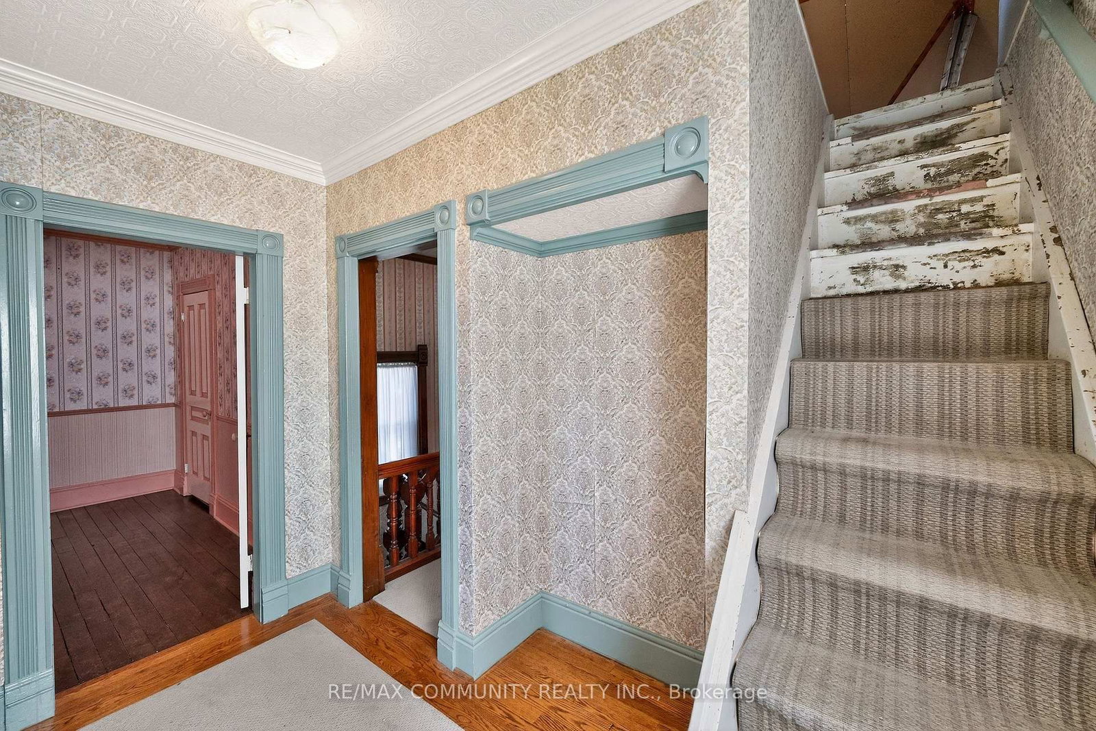 Detached House for sale at 28 Queen Street, Innisfil, Ontario, L0L 1L0 - Cookstown - MLS: N12942472