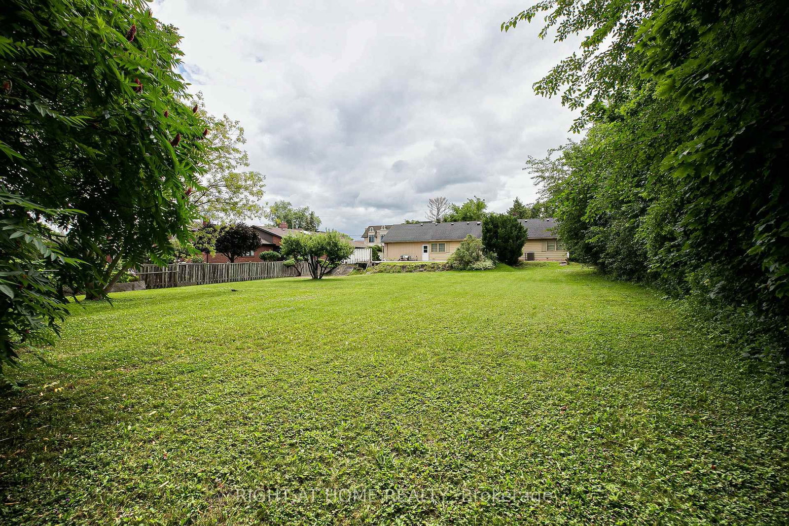 46 Roosevelt Drive • Richmond Hill, ON photo 6