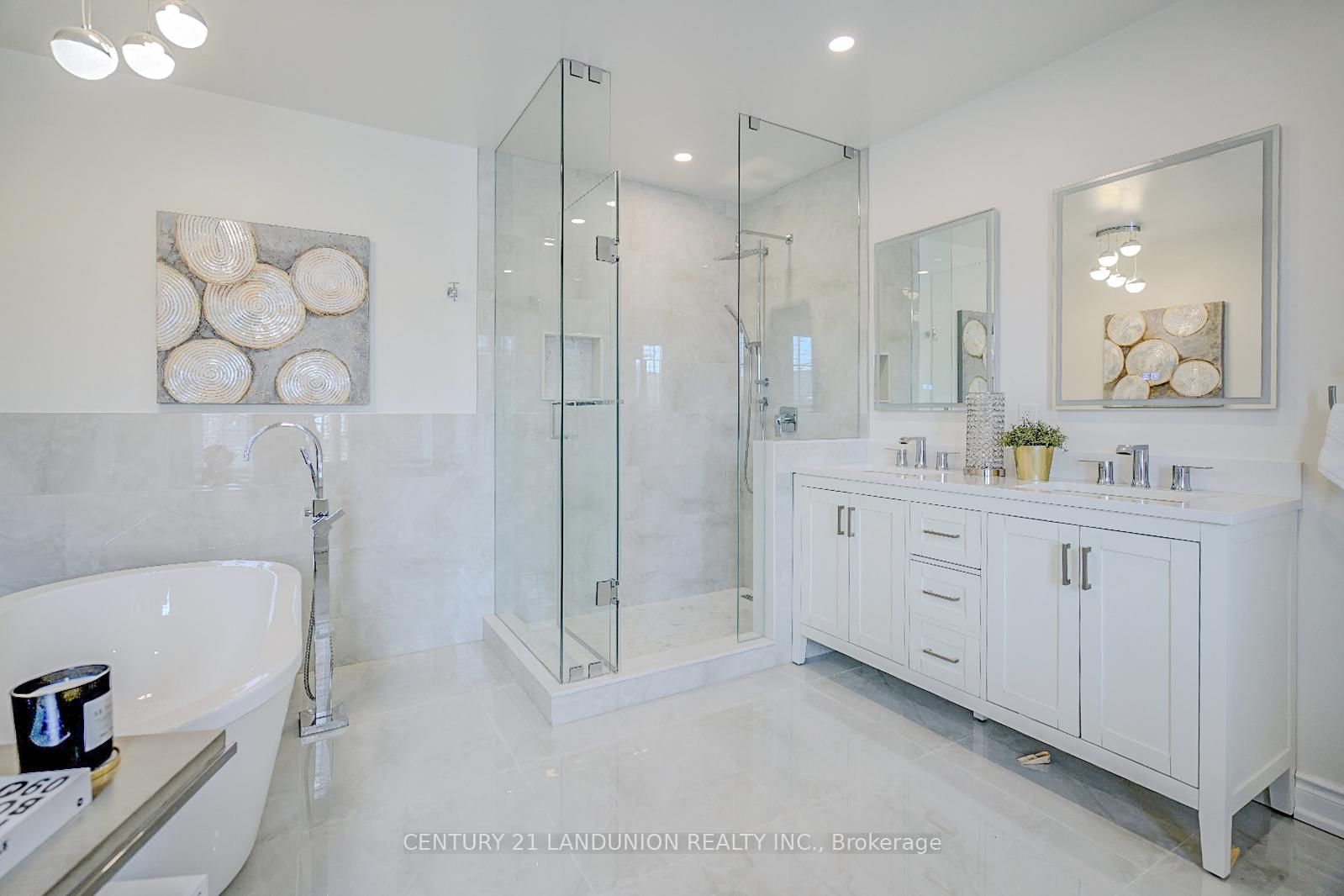 Detached House for sale at 17 Monaco Crescent, Richmond Hill, Ontario, L4S 1X6 - Rouge Woods - MLS: N12942728