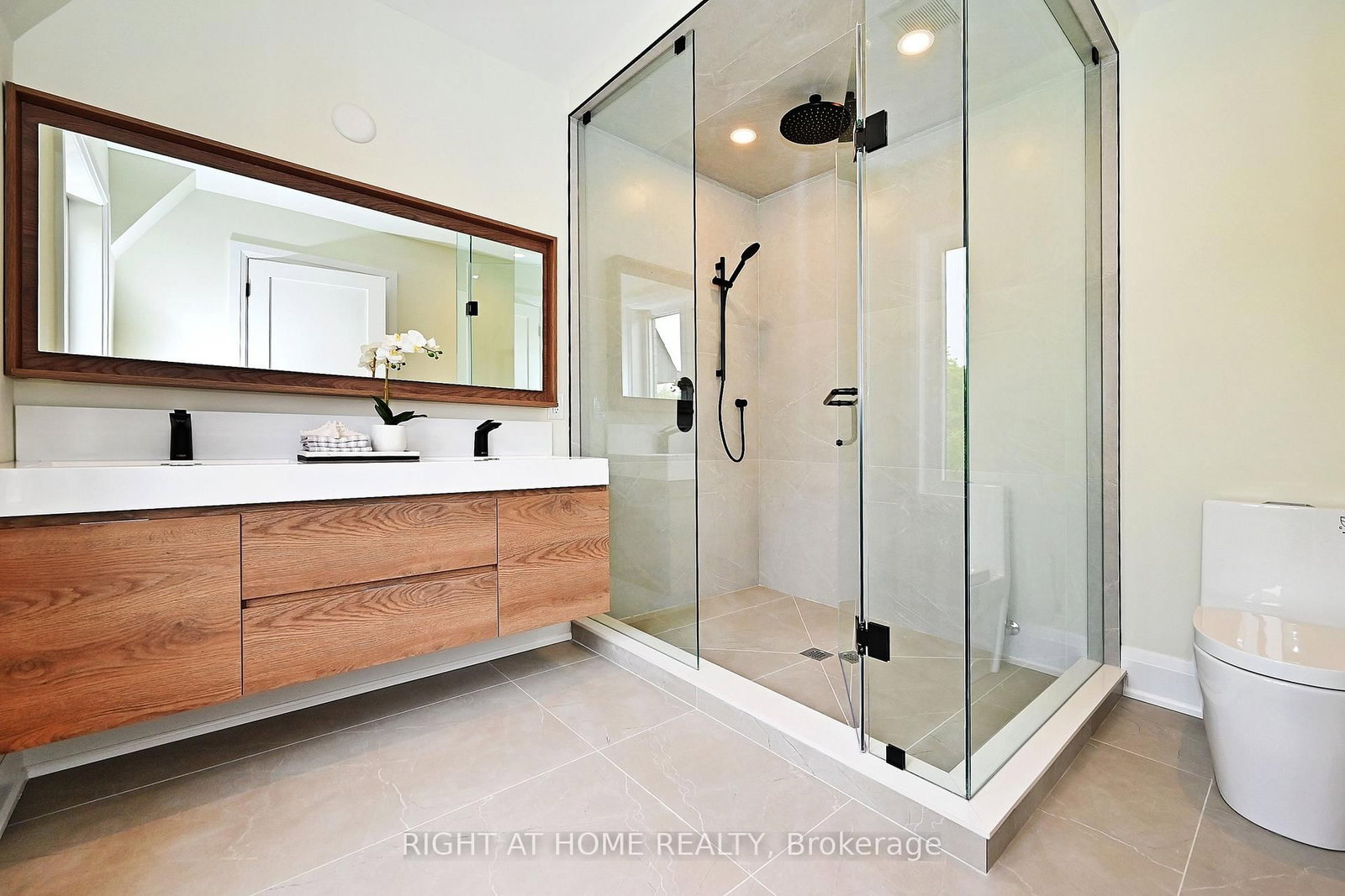 170 Lucas Street, Unit 170 - Photo 26