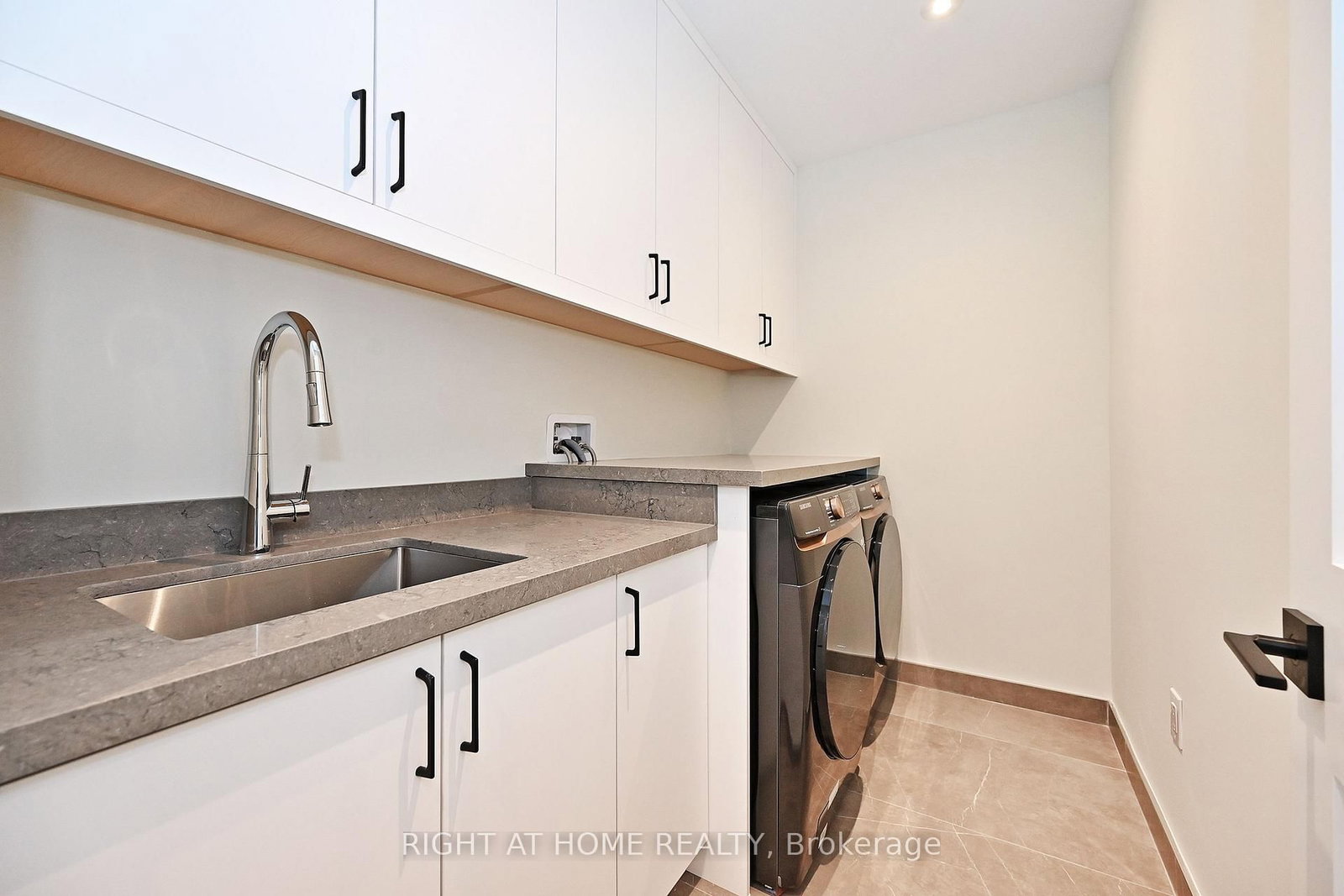 170 Lucas Street, Unit 170 - Photo 32