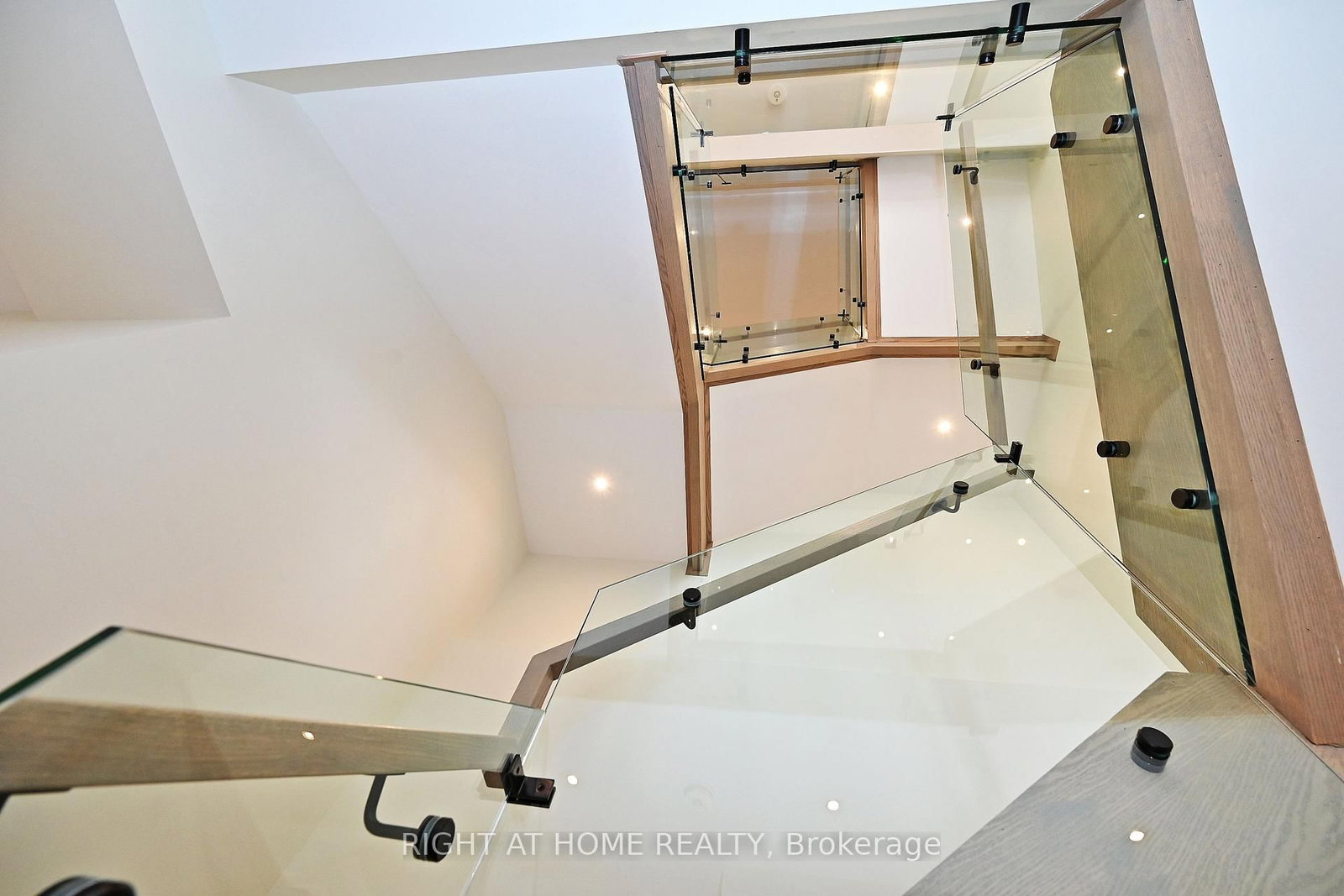 170 Lucas Street, Unit 170 - Photo 33