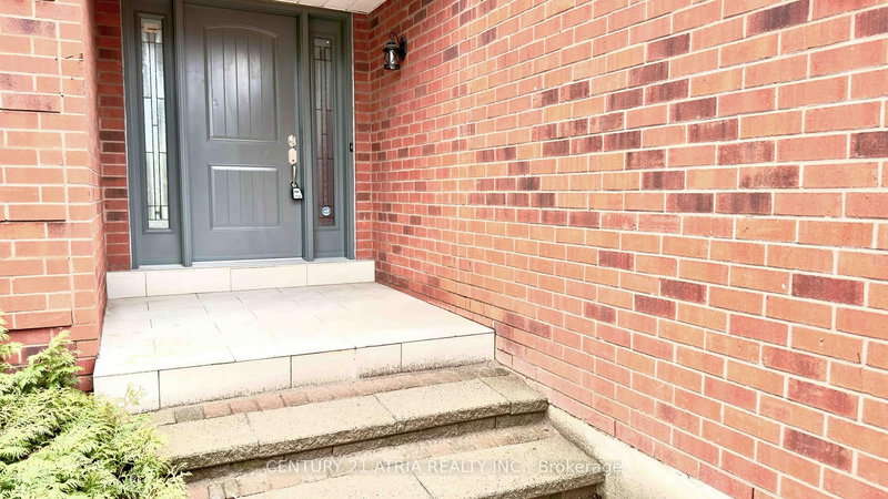 53 Conistan Rd, Markham, L3R 8K6 | Image 2