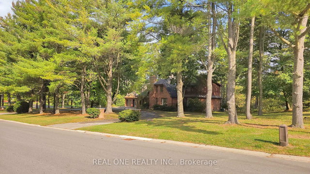 465 Woodland Acres Crescent