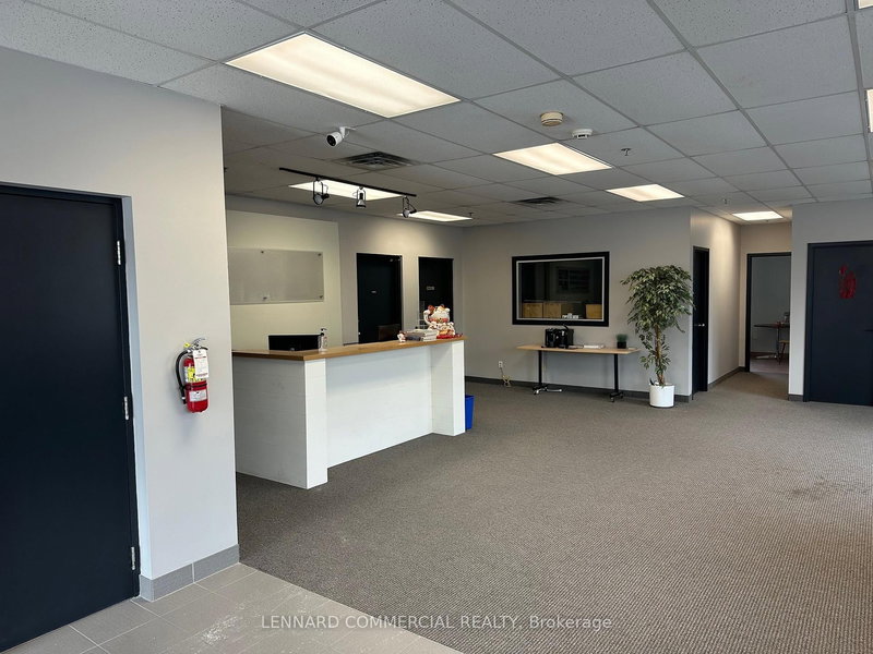 Gr Flr - 242 Earl Stewart Dr, Aurora, L4G 6V8 | Image 3