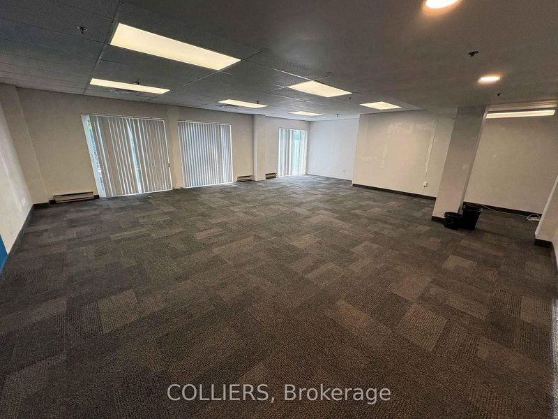 7181 Woodbine Ave photo 3