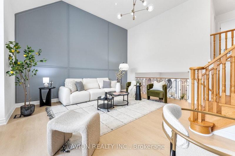 33 Brockdale St, Richmond Hill, L4E 4W1 | Image 2