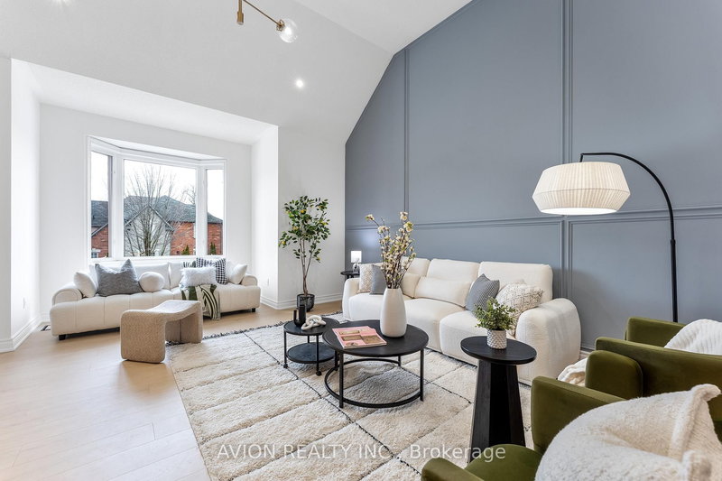 33 Brockdale St, Richmond Hill, L4E 4W1 | Image 3