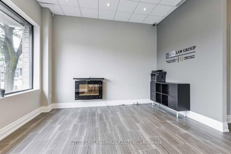 105 - 10376 Yonge St, Richmond Hill, L4C 3B8 | Image 3