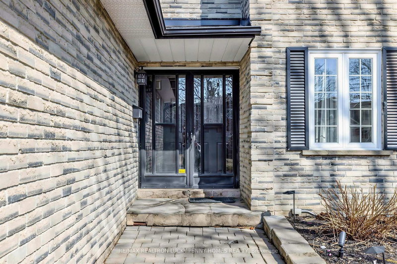 66 Marion Cres, Markham, L3P 6E4 | Image 3