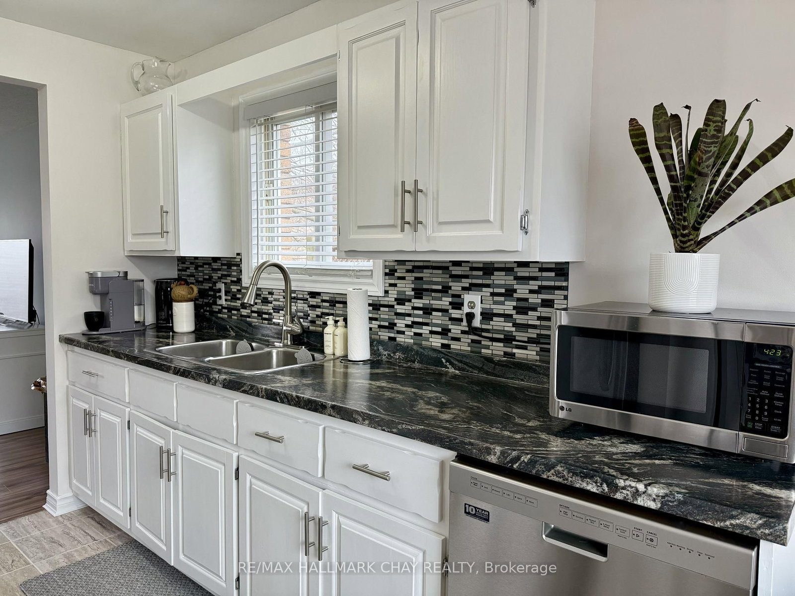 Townhouse for sale at 60 Osborn Street, Essa, Ontario, L0M 1B0 - Angus - MLS: N12943810