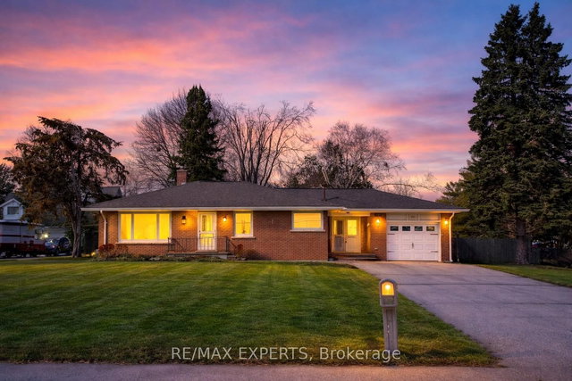 2088 Killarney Beach Road