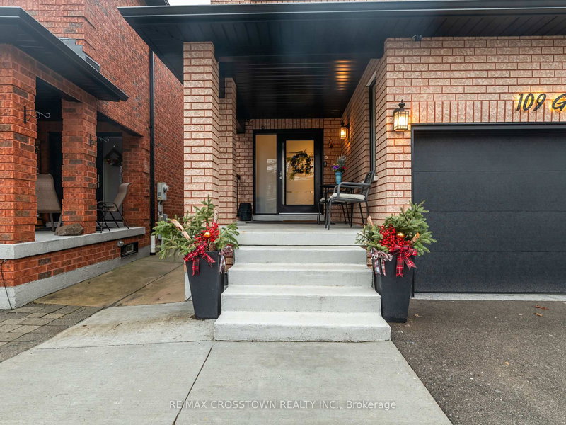 109 Golden Gate Circ, Vaughan, L4H 1N6 | Image 2