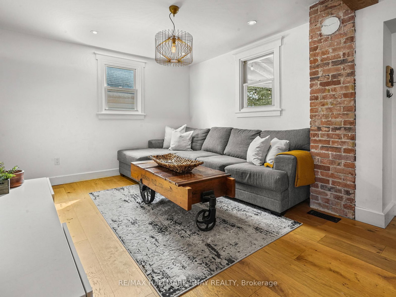 Detached House for sale at 80 Church Street, New Tecumseth, Ontario, L9R 1E4 - Alliston - MLS: N12943998