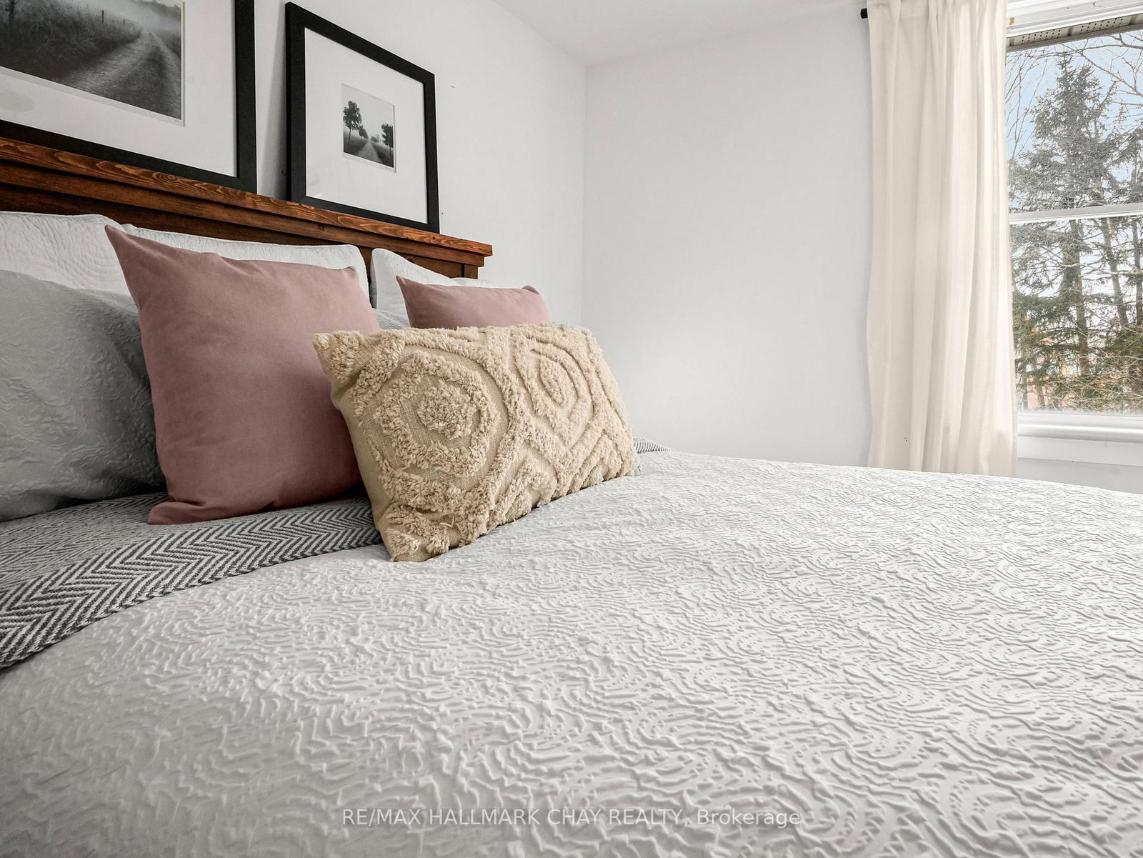 Detached House for sale at 80 Church Street, New Tecumseth, Ontario, L9R 1E4 - Alliston - MLS: N12943998