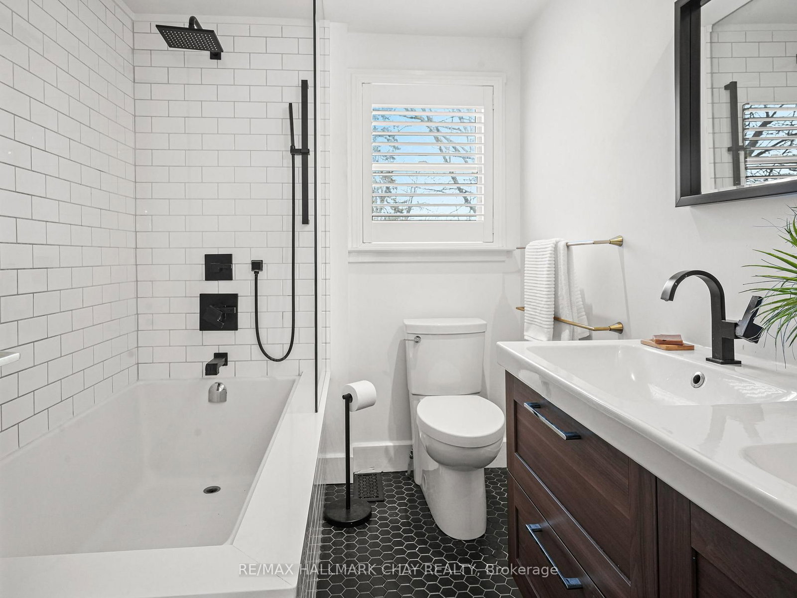 Detached House for sale at 80 Church Street, New Tecumseth, Ontario, L9R 1E4 - Alliston - MLS: N12943998