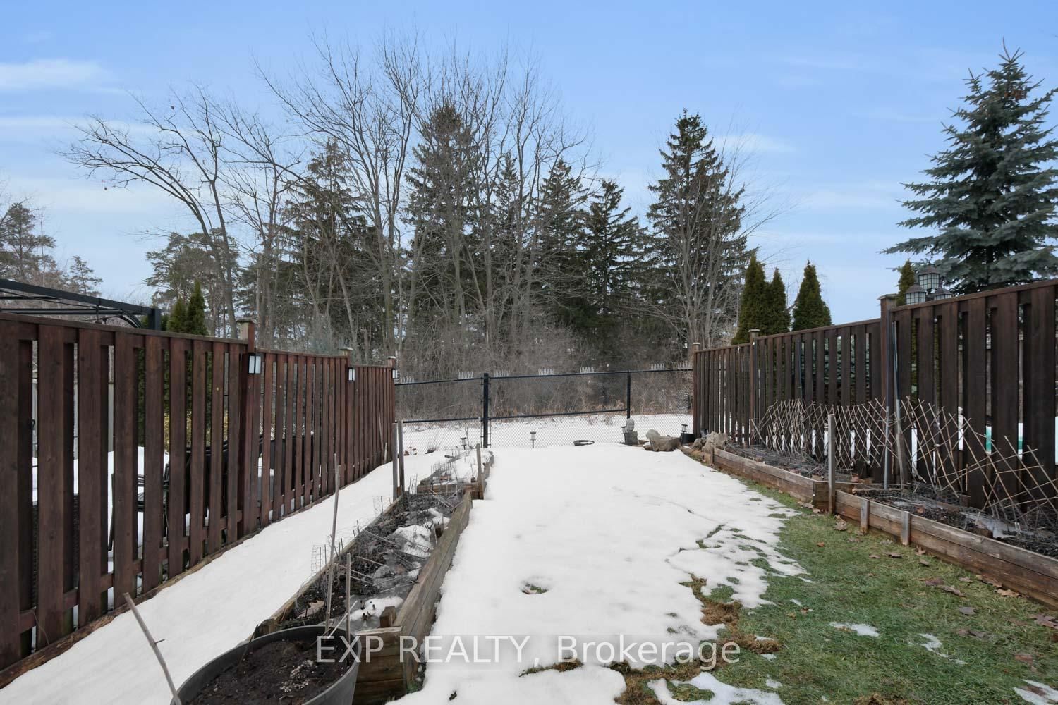 Townhouse for sale at 24 Williams Street, Markham, Ontario, L6C 0C2 - Berczy - MLS: N12944186